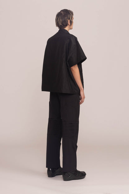 BLACK POPLIN SHORT SLEEVE BUTTON UP