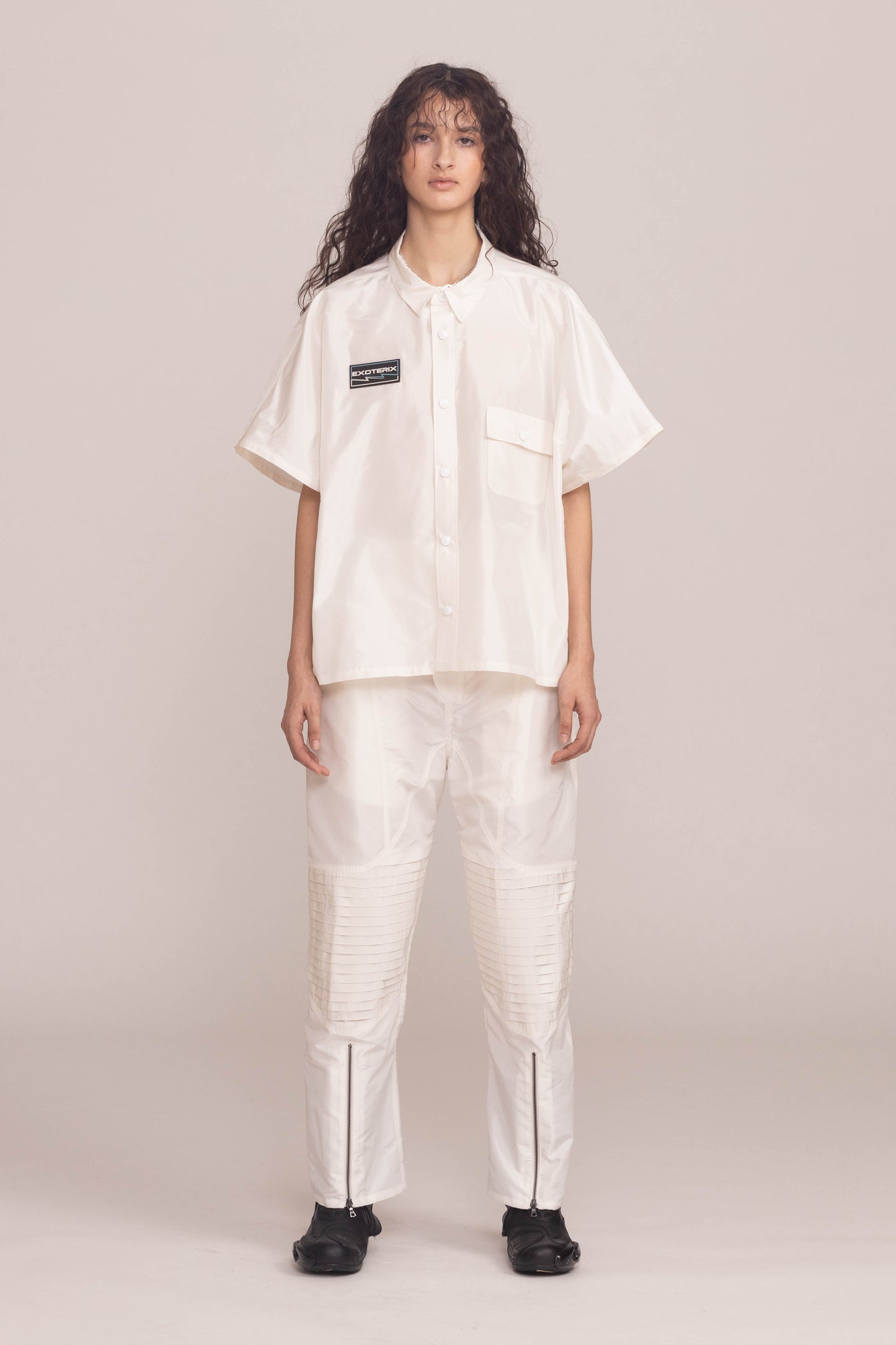 WHITE SILK TAFFETA SHORT SLEEVE BUTTON UP