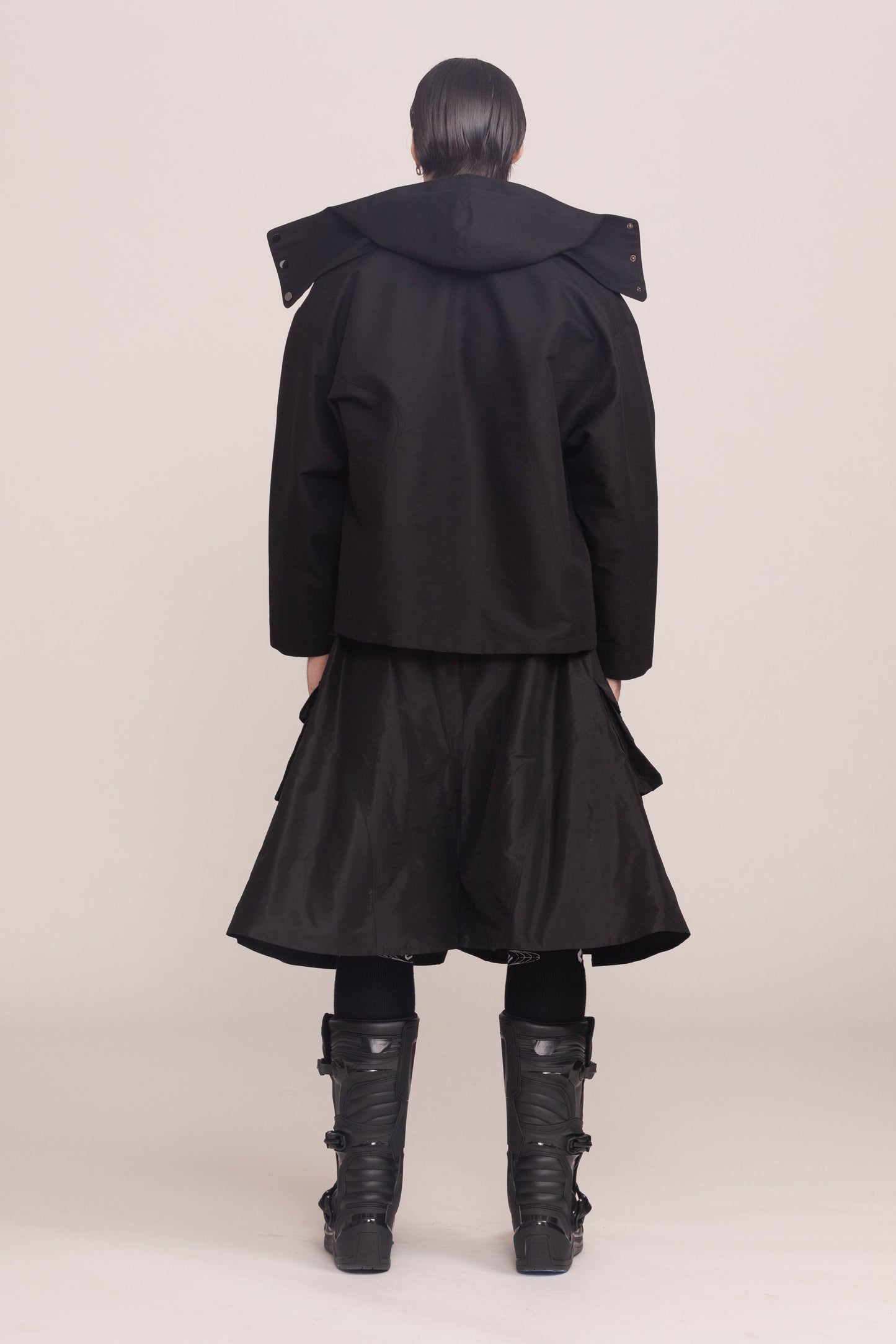 OVERSIZED BLACK SILK TAFFETA SHORTS