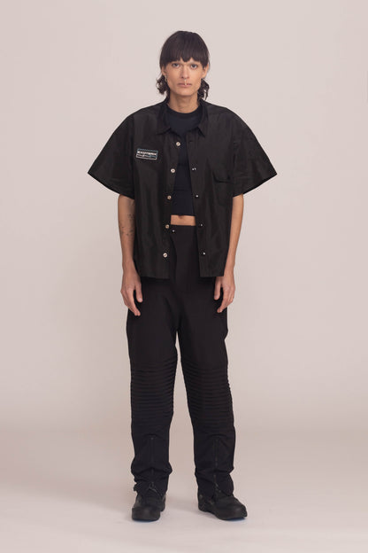 BLACK POPLIN SHORT SLEEVE BUTTON UP