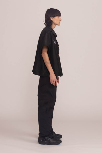 BLACK POPLIN SHORT SLEEVE BUTTON UP